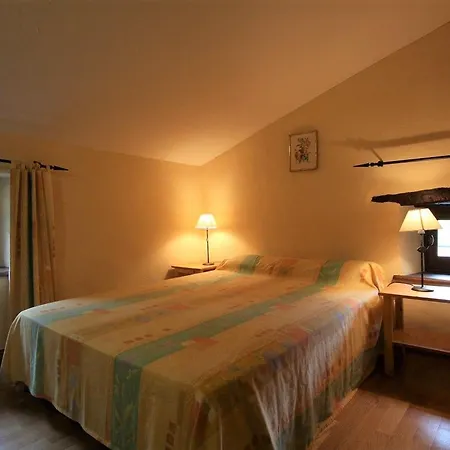 Holiday home Maison De Caractere Avec Terrasse A 300m De L'allier, Ideale Pour Peche, Detente Et Activites Familiales - Fr-1-582-208